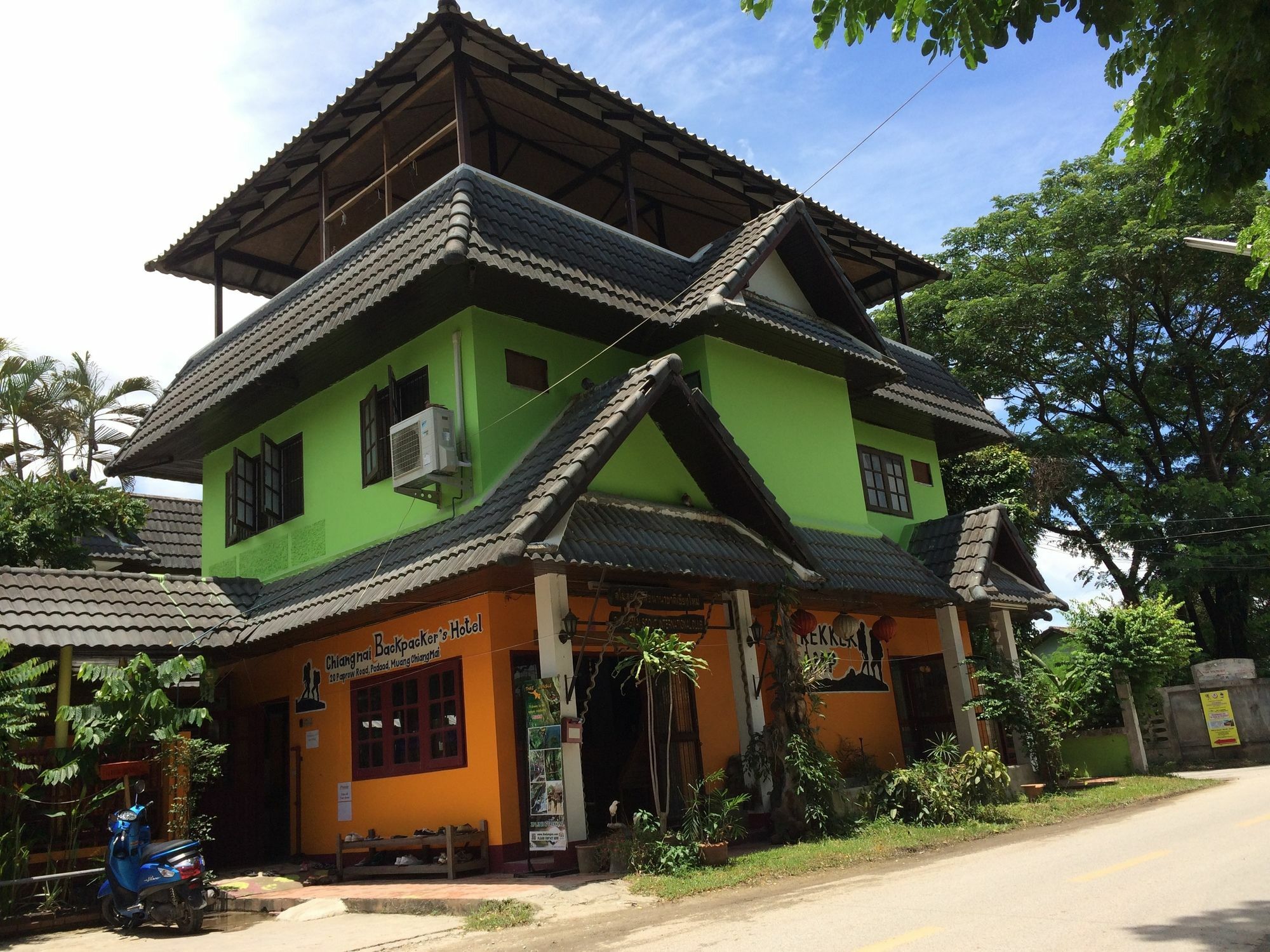 Trekker Camp Hotel Chiang Mai Exterior photo